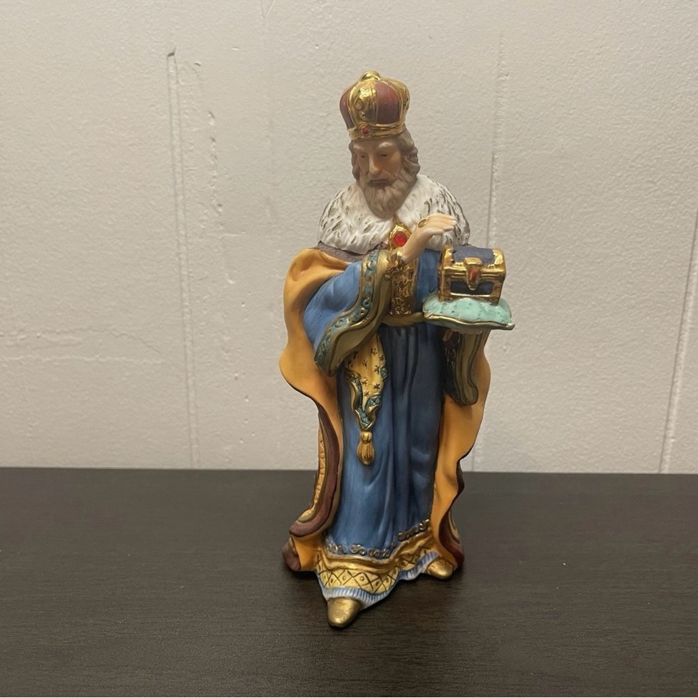 Kirkland Signature 13 piece Porcelain Nativity Set - Christmas  - Complete - Picture 6 of 16